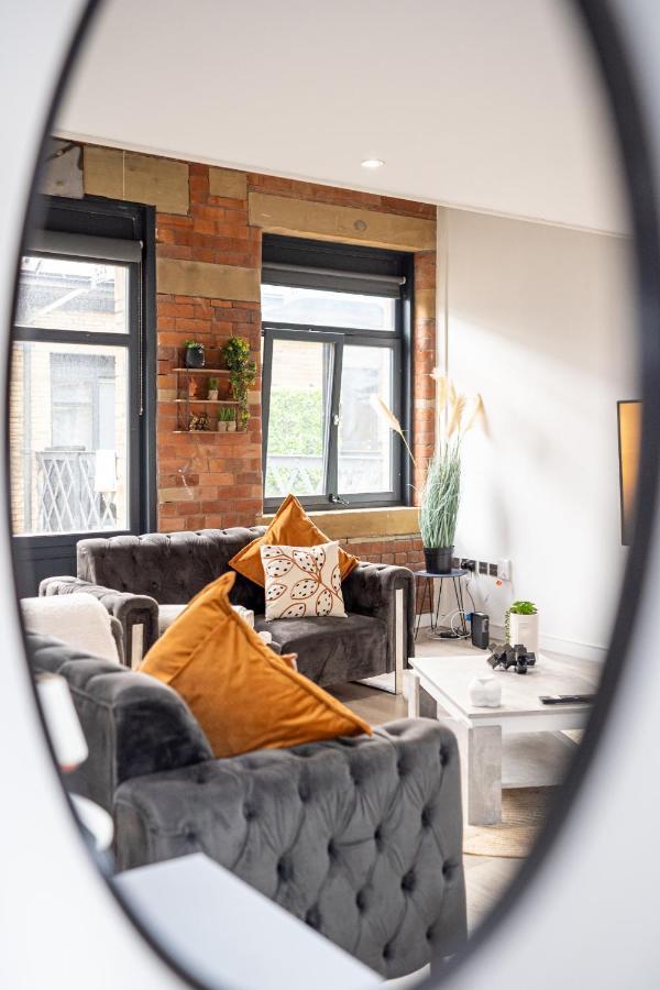 Apartment Exclusive 2 Bedroom Penthouse In Bradford Centre *