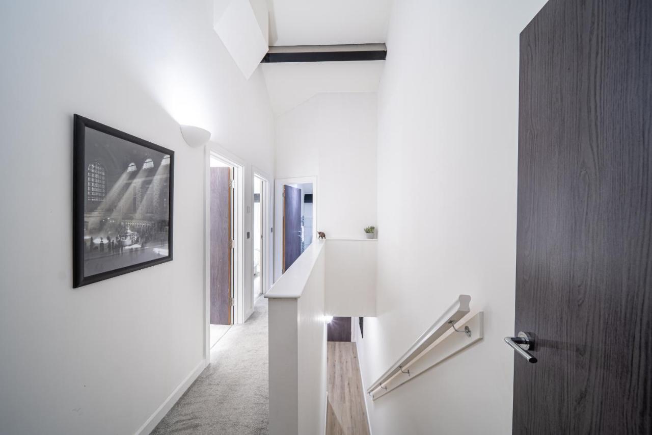 Exclusive 2 Bedroom Penthouse In Bradford Centre *